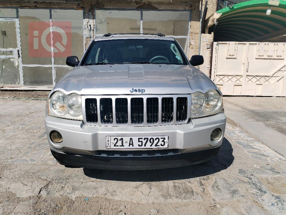 جیپ گراند شیرۆکی